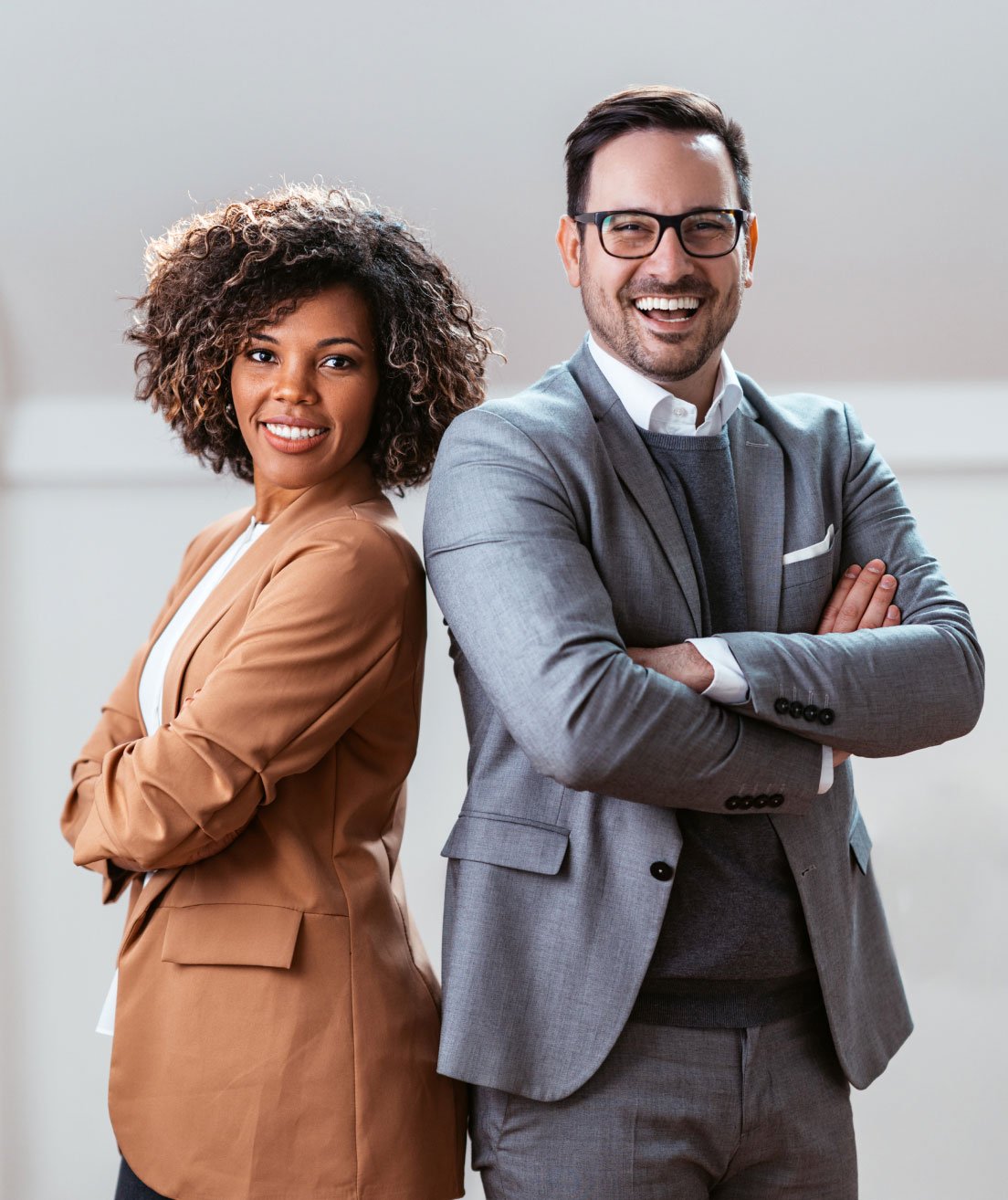 2 people smiling Inmobiliaria en Zahara de los Atunes y la Janda